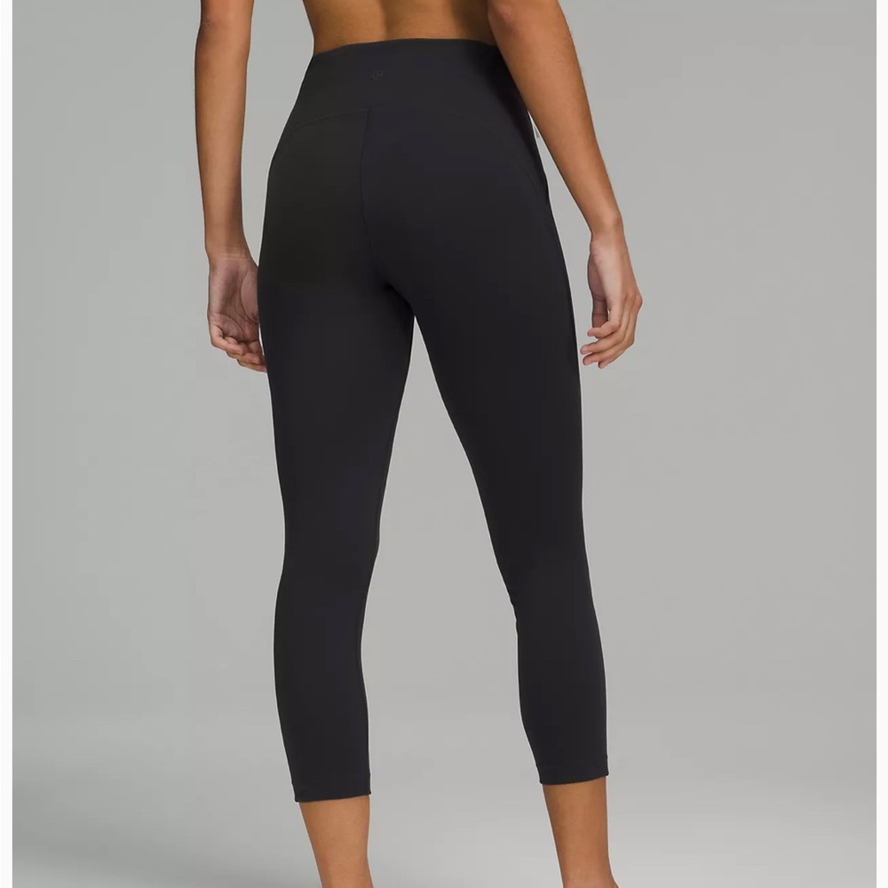 InStill high-rise crop 23”